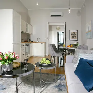 Gem By Castle Apartament